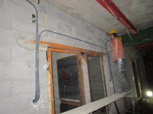 مراحل قوطی و لوله گذاری برق روی دیوار و سقف